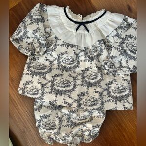 Beautiful black and white swans set. New with tags